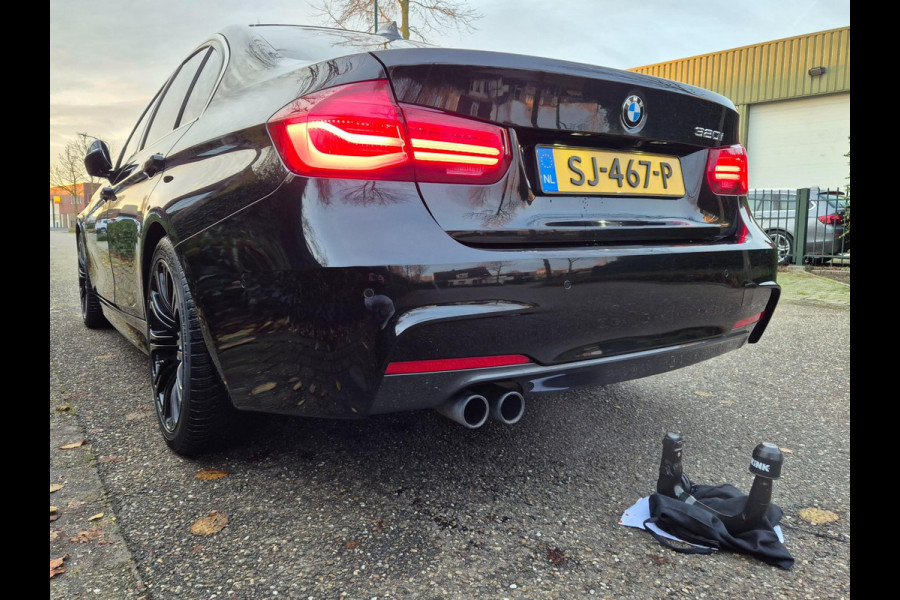 BMW 3-serie 320i M Sport Ed Apple CarPlay Trekhaak Camera Line Assist Shadow Executive