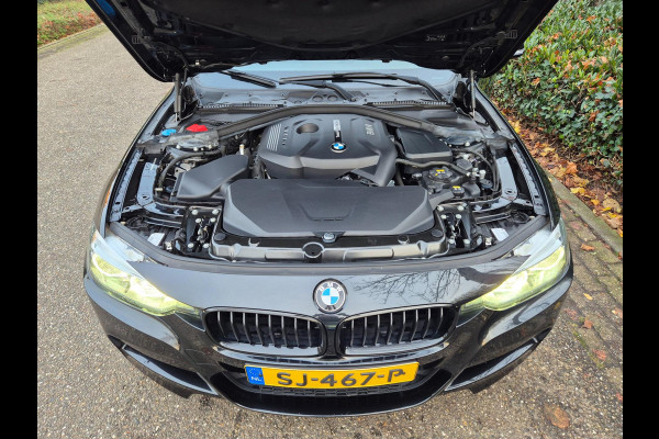 BMW 3-serie 320i M Sport Ed Apple CarPlay Trekhaak Camera Line Assist Shadow Executive