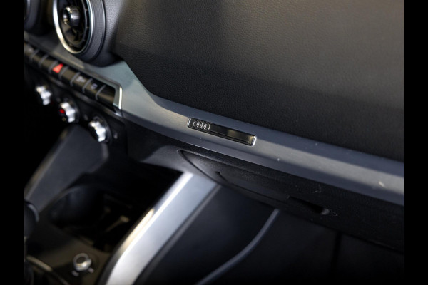 Audi Q2 1.4 TFSI CoD Sport / Virtual cockpit / Apple CarPlay / Stoelverwarming