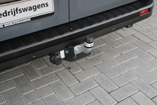 Renault Trafic 2.0 Blue dCi 170 T29 L2H1 Extra DC 170pk - 2x Schuifdeur - Camera - Trekhaak - LED - Cruise - PDC - Rijklaar