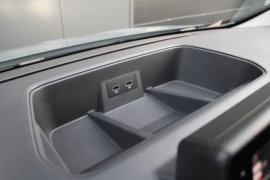 Renault Trafic 2.0 Blue dCi 170 T29 L2H1 Extra DC 170pk - 2x Schuifdeur - Camera - Trekhaak - LED - Cruise - PDC - Rijklaar