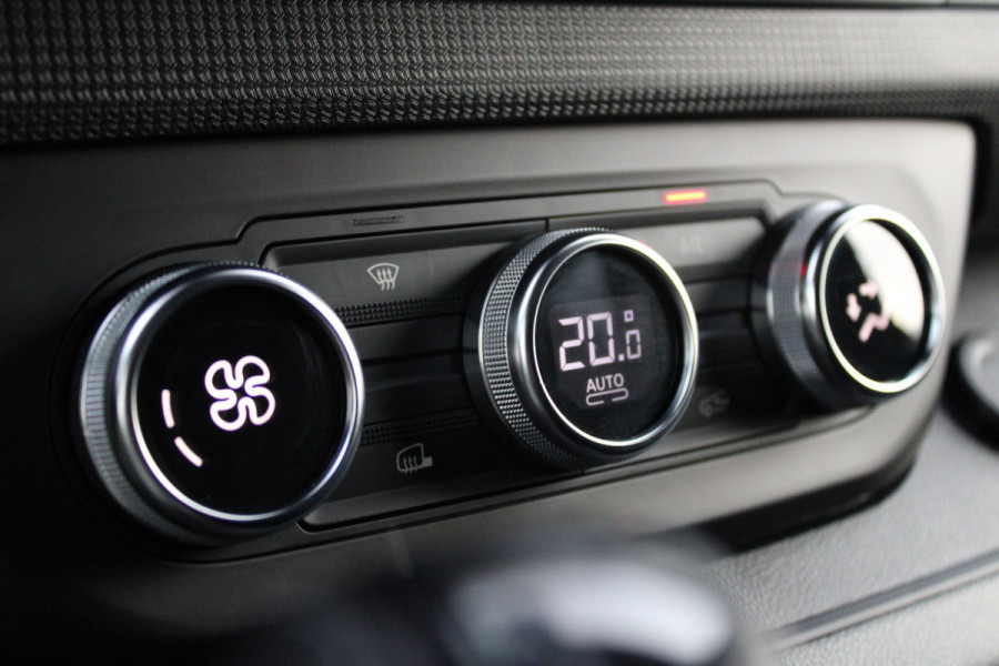 Renault Trafic 2.0 Blue dCi 170 T29 L2H1 Extra DC 170pk - 2x Schuifdeur - Camera - Trekhaak - LED - Cruise - PDC - Rijklaar