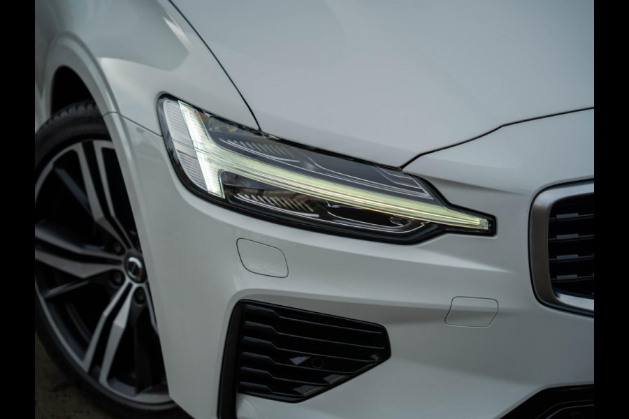 Volvo V60 2.0 T8 Twin Engine AWD R-Design / Memory / Adaptive / Bliss / CarPlay / Camera / Stoelverwarming