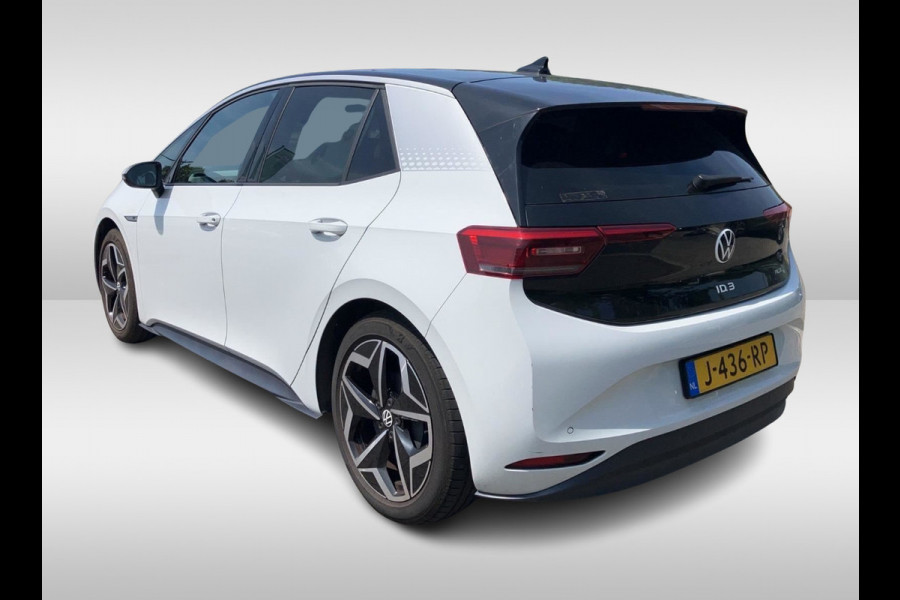 Volkswagen ID.3 First Plus 58 kWh / SOH 91,6% / Trekhaak / Camera / Keyless / Matrix LED / Interieurvoorverwarming / 19'' / DAB / 19'' / Navigatie / ACC