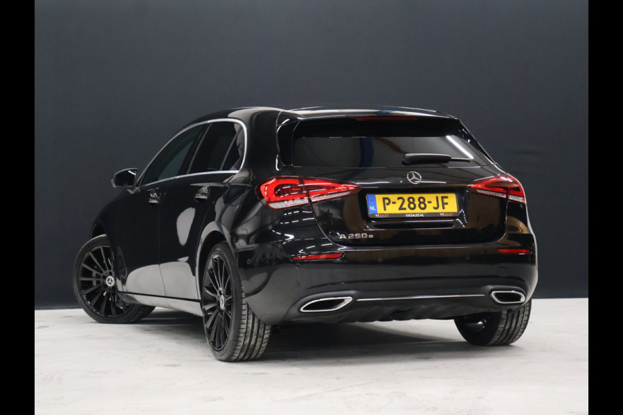 Mercedes-Benz A-Klasse 250 e Sport Luxury Limited [TREKHAAK, APPLE CARPLAY, CRUISE CONTROL, ACHTERUITRIJCAMERA, PDC V+A, STOELVERWARMING, AUTOMATSICHE AIRCO, NIEUWSTAAT]