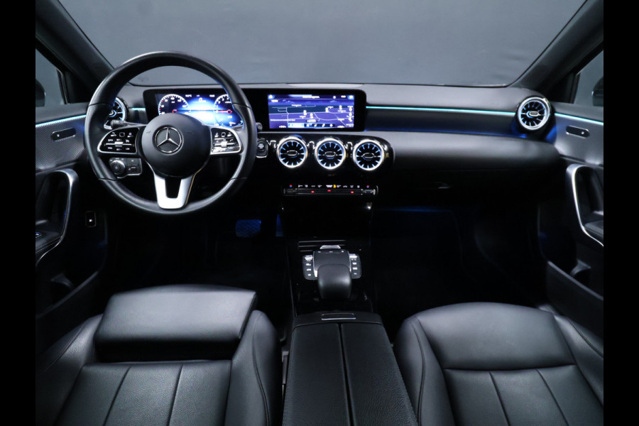 Mercedes-Benz A-Klasse 250 e Sport Luxury Limited [TREKHAAK, APPLE CARPLAY, CRUISE CONTROL, ACHTERUITRIJCAMERA, PDC V+A, STOELVERWARMING, AUTOMATSICHE AIRCO, NIEUWSTAAT]