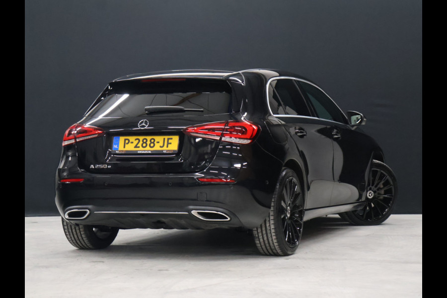 Mercedes-Benz A-Klasse 250 e Sport Luxury Limited [TREKHAAK, APPLE CARPLAY, CRUISE CONTROL, ACHTERUITRIJCAMERA, PDC V+A, STOELVERWARMING, AUTOMATSICHE AIRCO, NIEUWSTAAT]
