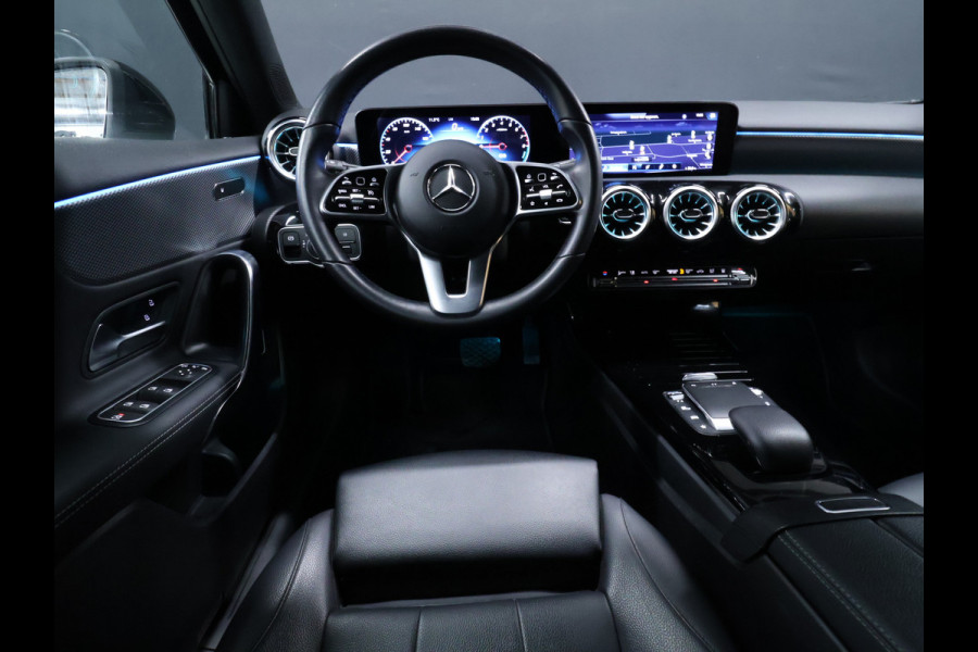 Mercedes-Benz A-Klasse 250 e Sport Luxury Limited [TREKHAAK, APPLE CARPLAY, CRUISE CONTROL, ACHTERUITRIJCAMERA, PDC V+A, STOELVERWARMING, AUTOMATSICHE AIRCO, NIEUWSTAAT]