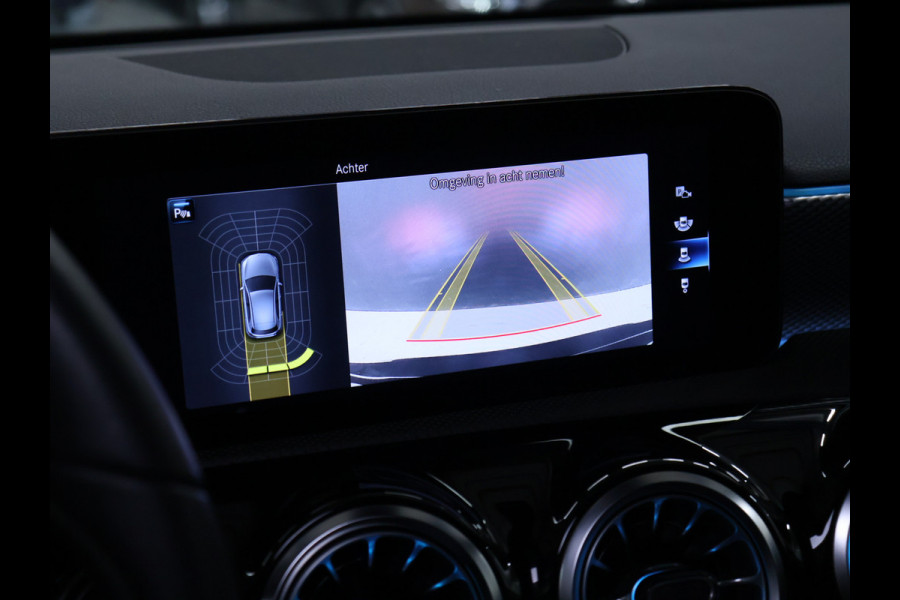 Mercedes-Benz A-Klasse 250 e Sport Luxury Limited [TREKHAAK, APPLE CARPLAY, CRUISE CONTROL, ACHTERUITRIJCAMERA, PDC V+A, STOELVERWARMING, AUTOMATSICHE AIRCO, NIEUWSTAAT]