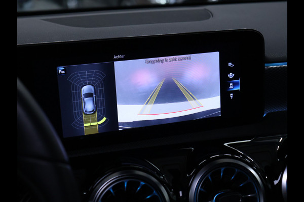 Mercedes-Benz A-Klasse 250 e Sport Luxury Limited [TREKHAAK, APPLE CARPLAY, CRUISE CONTROL, ACHTERUITRIJCAMERA, PDC V+A, STOELVERWARMING, AUTOMATSICHE AIRCO, NIEUWSTAAT]