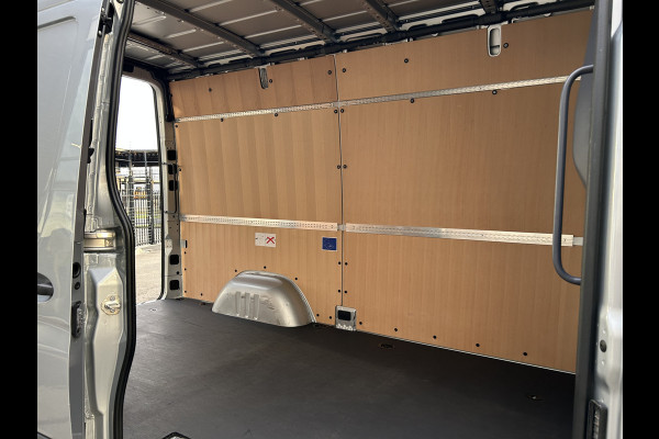 Mercedes-Benz Sprinter 317 CDI L2 H2 Pro LED / MBUX / Navigatie / Camera / Parkeersensoren / Cruise control / Airco / 270 Graden achterdeuren