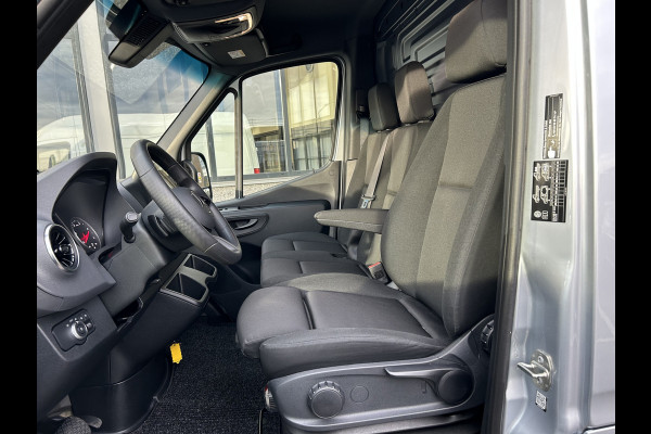 Mercedes-Benz Sprinter 317 CDI L2 H2 Pro LED / MBUX / Navigatie / Camera / Parkeersensoren / Cruise control / Airco / 270 Graden achterdeuren