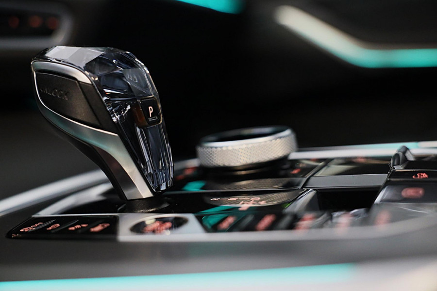 BMW X5 XDrive45e High Executive M Line / SWAROVSKI / 360 Camera / Head Up / Leder / F1 / Open Pano / Laser Koplampen / 22 Inch