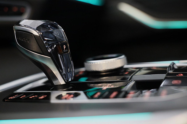 BMW X5 XDrive45e High Executive M Line / SWAROVSKI / 360 Camera / Head Up / Leder / F1 / Open Pano / Laser Koplampen / 22 Inch