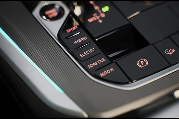 BMW X5 XDrive45e High Executive M Line / SWAROVSKI / 360 Camera / Head Up / Leder / F1 / Open Pano / Laser Koplampen / 22 Inch