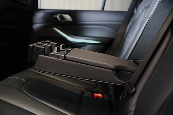 BMW X5 XDrive45e High Executive M Line / SWAROVSKI / 360 Camera / Head Up / Leder / F1 / Open Pano / Laser Koplampen / 22 Inch