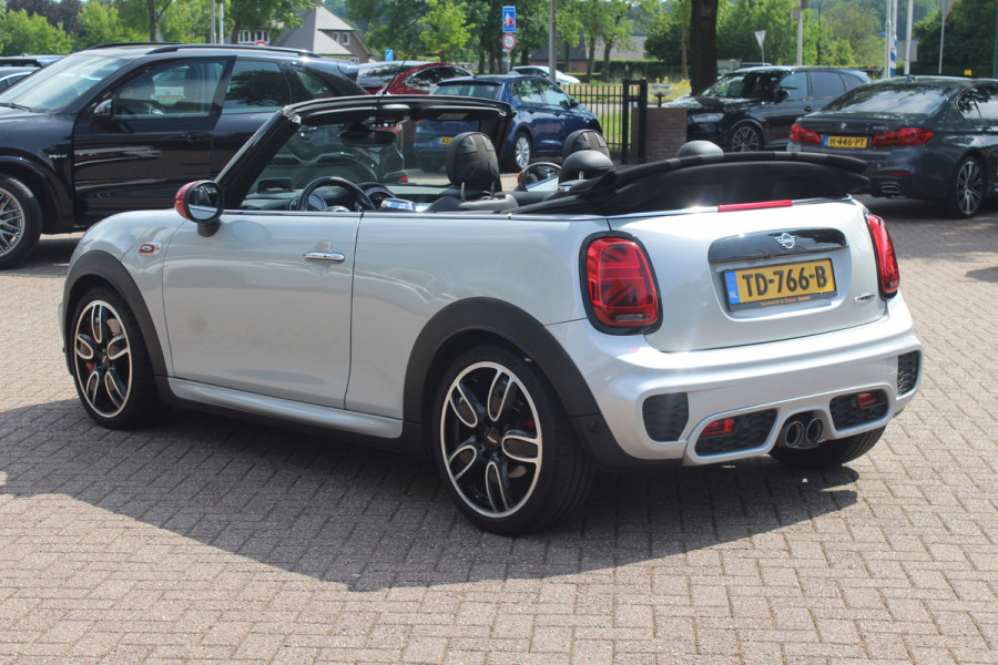 MINI Cabrio 2.0 John Cooper Works Chili / Full options / Camera / JCW Package / Head-up display / DAB / Harman Kardon