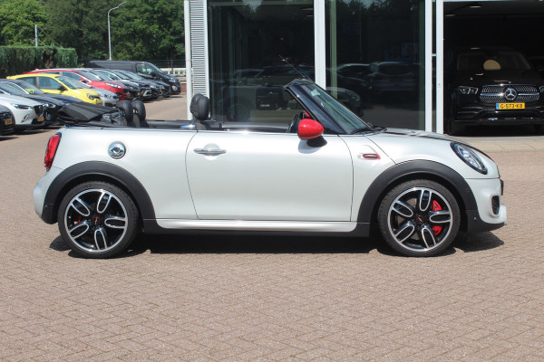 MINI Cabrio 2.0 John Cooper Works Chili / Full options / Camera / JCW Package / Head-up display / DAB / Harman Kardon