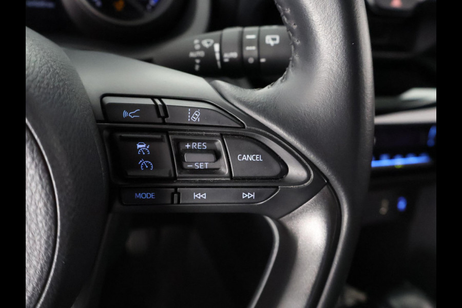 Toyota Yaris Cross 1.5 HYBRID BI-TONE EXPLORE-PACK GARANTIE 3-2033 NAVI.CAMERA.BSM. PDC V+A