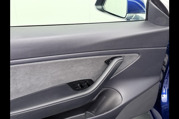 Tesla Model 3 Long Range AWD 75 kWh SOH 88% VAN: €22.900,- VOOR: €20.899,- UW EINDEJAARSVOORDEEL: €2.001,- |AFNEEMBARE TREKHAAK | 750KG TREKGEWICHT | ORIGNEEL NL AUTO | RIJKLAAR MET 12 MND BOVAG GARANTIE |