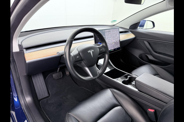 Tesla Model 3 Long Range AWD 75 kWh SOH 88% VAN: €22.900,- VOOR: €20.899,- UW EINDEJAARSVOORDEEL: €2.001,- |AFNEEMBARE TREKHAAK | 750KG TREKGEWICHT | ORIGNEEL NL AUTO | RIJKLAAR MET 12 MND BOVAG GARANTIE |