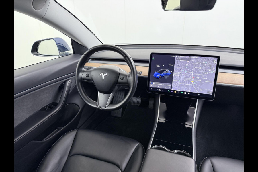 Tesla Model 3 Long Range AWD 75 kWh SOH 88% VAN: €22.900,- VOOR: €20.899,- UW EINDEJAARSVOORDEEL: €2.001,- |AFNEEMBARE TREKHAAK | 750KG TREKGEWICHT | ORIGNEEL NL AUTO | RIJKLAAR MET 12 MND BOVAG GARANTIE |