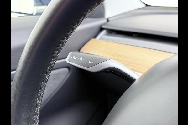 Tesla Model 3 Long Range AWD 75 kWh SOH 88% VAN: €22.900,- VOOR: €20.899,- UW EINDEJAARSVOORDEEL: €2.001,- |AFNEEMBARE TREKHAAK | 750KG TREKGEWICHT | ORIGNEEL NL AUTO | RIJKLAAR MET 12 MND BOVAG GARANTIE |