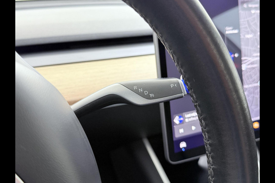 Tesla Model 3 Long Range AWD 75 kWh SOH 88% VAN: €22.900,- VOOR: €20.899,- UW EINDEJAARSVOORDEEL: €2.001,- |AFNEEMBARE TREKHAAK | 750KG TREKGEWICHT | ORIGNEEL NL AUTO | RIJKLAAR MET 12 MND BOVAG GARANTIE |