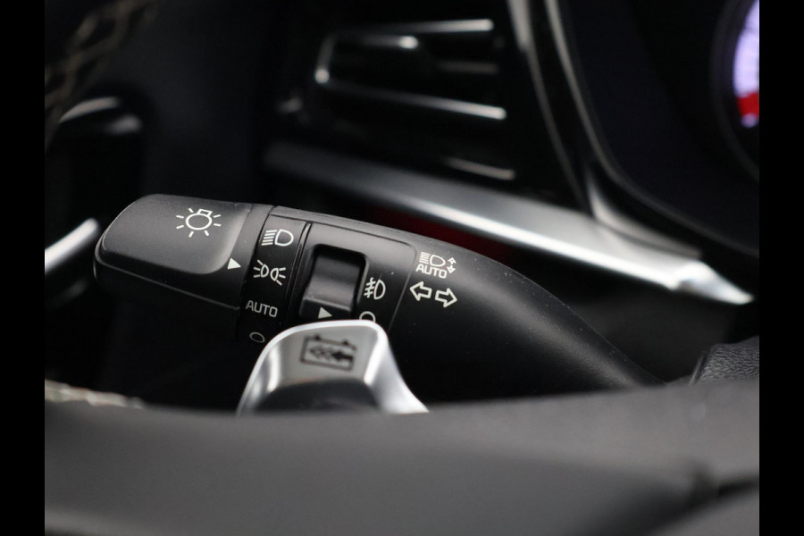 Kia e-Niro EXECUTIVELINE 64 KwH 1e EIG. ACCUTEST 100% !! WLTP 3-FASE. 204 PK . BEREIK WLTP 478 KM!! NAVI.DODEHOEK WARMTEPOMP GARANTIE TOT 9-2030**