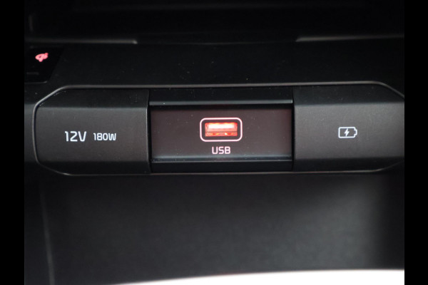 Kia e-Niro EXECUTIVELINE 64 KwH 1e EIG. ACCUTEST 100% !! WLTP 3-FASE. 204 PK . BEREIK WLTP 478 KM!! NAVI.DODEHOEK WARMTEPOMP GARANTIE TOT 9-2030**