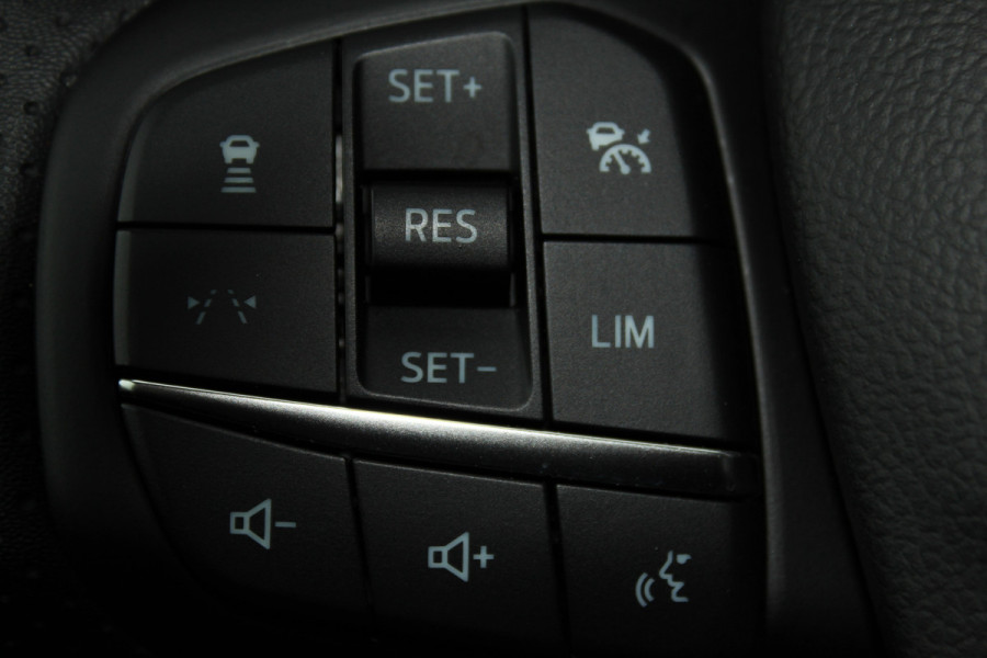 Ford Kuga 2.5-243pk PHEV ST-Line X. Van €. 54.937,- voor €. 43.735,- ! Trekgewicht van 2.100kg ! Elektr. verstelb. AGR stoelen voor, Stoel-, stuur-, voorraam- en achterbank verwarming, Elektr. panorama/schuif-kanteldak , Trekhaak elektr. wegklapbaar, B&O soundsyst. etc.