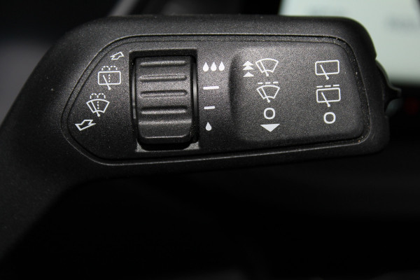 Ford Kuga 2.5-243pk PHEV ST-Line X. Van €. 54.937,- voor €. 43.735,- ! Trekgewicht van 2.100kg ! Elektr. verstelb. AGR stoelen voor, Stoel-, stuur-, voorraam- en achterbank verwarming, Elektr. panorama/schuif-kanteldak , Trekhaak elektr. wegklapbaar, B&O soundsyst. etc.