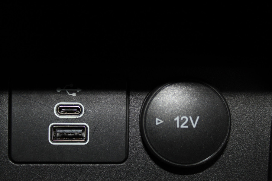 Ford Kuga 2.5-243pk PHEV ST-Line X. Van €. 54.937,- voor €. 43.735,- ! Trekgewicht van 2.100kg ! Elektr. verstelb. AGR stoelen voor, Stoel-, stuur-, voorraam- en achterbank verwarming, Elektr. panorama/schuif-kanteldak , Trekhaak elektr. wegklapbaar, B&O soundsyst. etc.