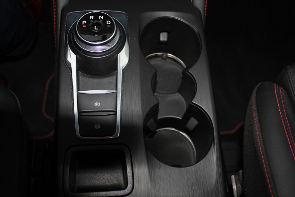 Ford Kuga 2.5-243pk PHEV ST-Line X. Van €. 54.937,- voor €. 43.735,- ! Trekgewicht van 2.100kg ! Elektr. verstelb. AGR stoelen voor, Stoel-, stuur-, voorraam- en achterbank verwarming, Elektr. panorama/schuif-kanteldak , Trekhaak elektr. wegklapbaar, B&O soundsyst. etc.