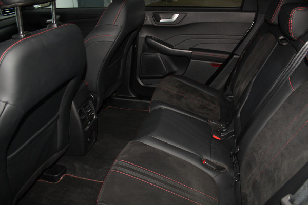 Ford Kuga 2.5-243pk PHEV ST-Line X. Van €. 54.937,- voor €. 43.735,- ! Trekgewicht van 2.100kg ! Elektr. verstelb. AGR stoelen voor, Stoel-, stuur-, voorraam- en achterbank verwarming, Elektr. panorama/schuif-kanteldak , Trekhaak elektr. wegklapbaar, B&O soundsyst. etc.