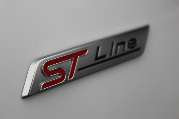 Ford Kuga 2.5-243pk PHEV ST-Line X. Van €. 54.937,- voor €. 43.735,- ! Trekgewicht van 2.100kg ! Elektr. verstelb. AGR stoelen voor, Stoel-, stuur-, voorraam- en achterbank verwarming, Elektr. panorama/schuif-kanteldak , Trekhaak elektr. wegklapbaar, B&O soundsyst. etc.