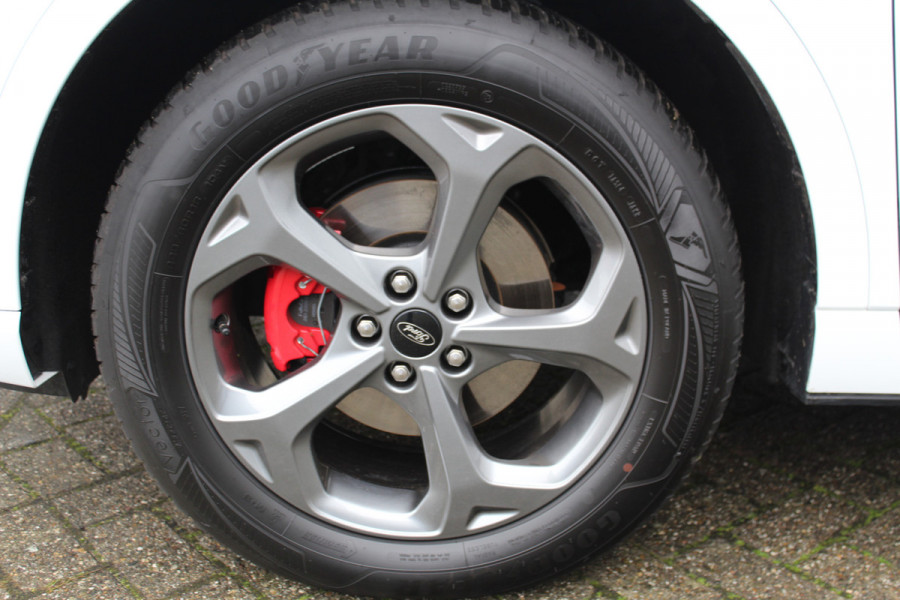 Ford Kuga 2.5-243pk PHEV ST-Line X. Van €. 54.937,- voor €. 43.735,- ! Trekgewicht van 2.100kg ! Elektr. verstelb. AGR stoelen voor, Stoel-, stuur-, voorraam- en achterbank verwarming, Elektr. panorama/schuif-kanteldak , Trekhaak elektr. wegklapbaar, B&O soundsyst. etc.