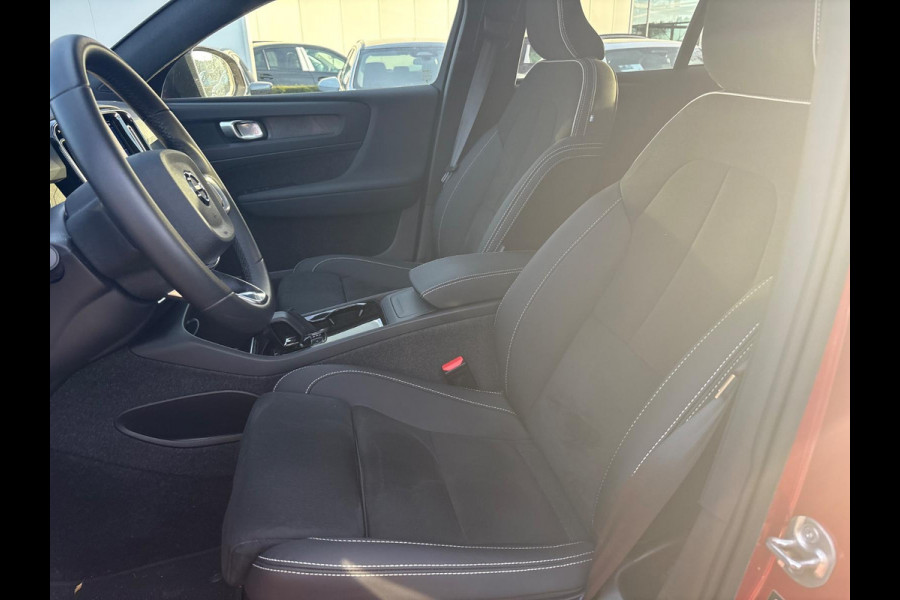 Volvo C40 Recharge Plus 69 kWh | Panoramadak | Trekhaak | Adaptive cruise control | Stoelverwarming | Camera