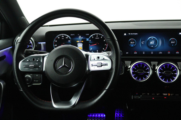 Mercedes-Benz A-Klasse 180 Business Solution AMG (STOELVERWARMING, SFEERVERLICHTING, ACHTERUITRIJCAMERA, CRUISE CONTROL, NAVI)