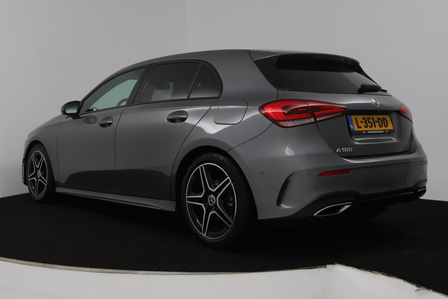 Mercedes-Benz A-Klasse 180 Business Solution AMG (STOELVERWARMING, SFEERVERLICHTING, ACHTERUITRIJCAMERA, CRUISE CONTROL, NAVI)