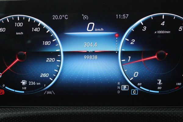 Mercedes-Benz A-Klasse 180 Business Solution AMG (STOELVERWARMING, SFEERVERLICHTING, ACHTERUITRIJCAMERA, CRUISE CONTROL, NAVI)