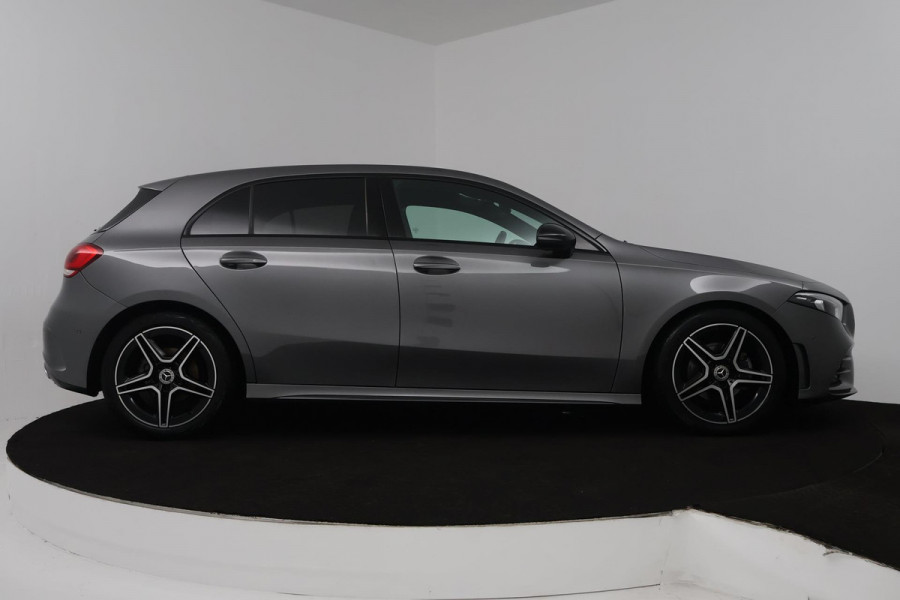 Mercedes-Benz A-Klasse 180 Business Solution AMG (STOELVERWARMING, SFEERVERLICHTING, ACHTERUITRIJCAMERA, CRUISE CONTROL, NAVI)