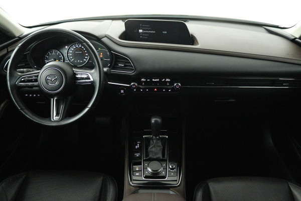 Mazda CX-30 2.0 e-SkyActiv-X M Hybrid Luxury (STOEL/STUUR VERWARMING, TREKHAAK, ELEKTR STOELEN, ACHTERUITRIJCAMERA)