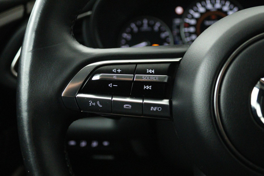 Mazda CX-30 2.0 e-SkyActiv-X M Hybrid Luxury (STOEL/STUUR VERWARMING, TREKHAAK, ELEKTR STOELEN, ACHTERUITRIJCAMERA)