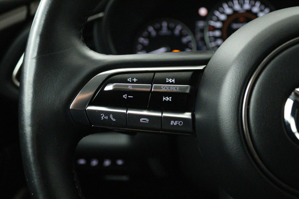 Mazda CX-30 2.0 e-SkyActiv-X M Hybrid Luxury (STOEL/STUUR VERWARMING, TREKHAAK, ELEKTR STOELEN, ACHTERUITRIJCAMERA)