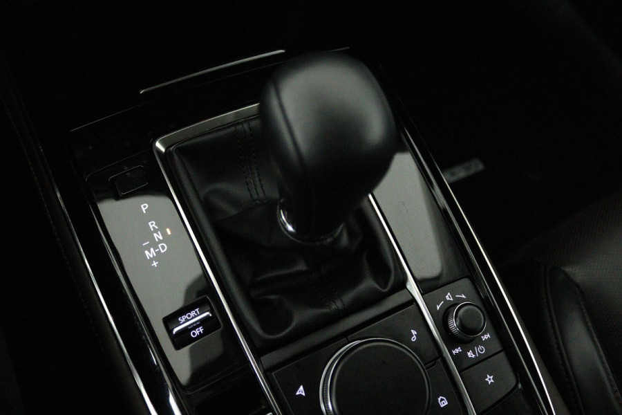 Mazda CX-30 2.0 e-SkyActiv-X M Hybrid Luxury (STOEL/STUUR VERWARMING, TREKHAAK, ELEKTR STOELEN, ACHTERUITRIJCAMERA)