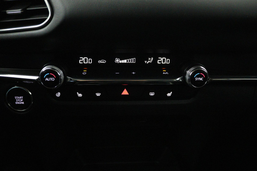 Mazda CX-30 2.0 e-SkyActiv-X M Hybrid Luxury (STOEL/STUUR VERWARMING, TREKHAAK, ELEKTR STOELEN, ACHTERUITRIJCAMERA)