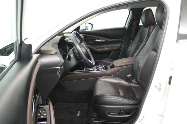 Mazda CX-30 2.0 e-SkyActiv-X M Hybrid Luxury (STOEL/STUUR VERWARMING, TREKHAAK, ELEKTR STOELEN, ACHTERUITRIJCAMERA)