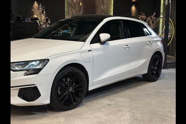 Audi A3 Sportback 40 TFSI e 3X S-Line|PANORAMA|KEYLESS