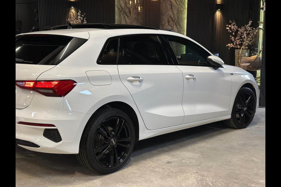 Audi A3 Sportback 40 TFSI e 3X S-Line|PANORAMA|KEYLESS